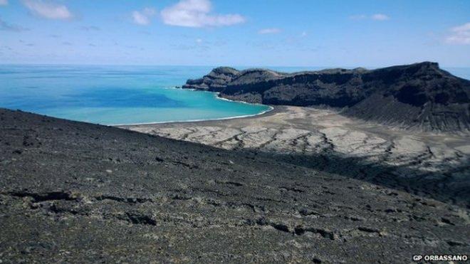 One visitor to the island said the earth remained hot to touch - Hunga Tonga volcano © GP Orbassano